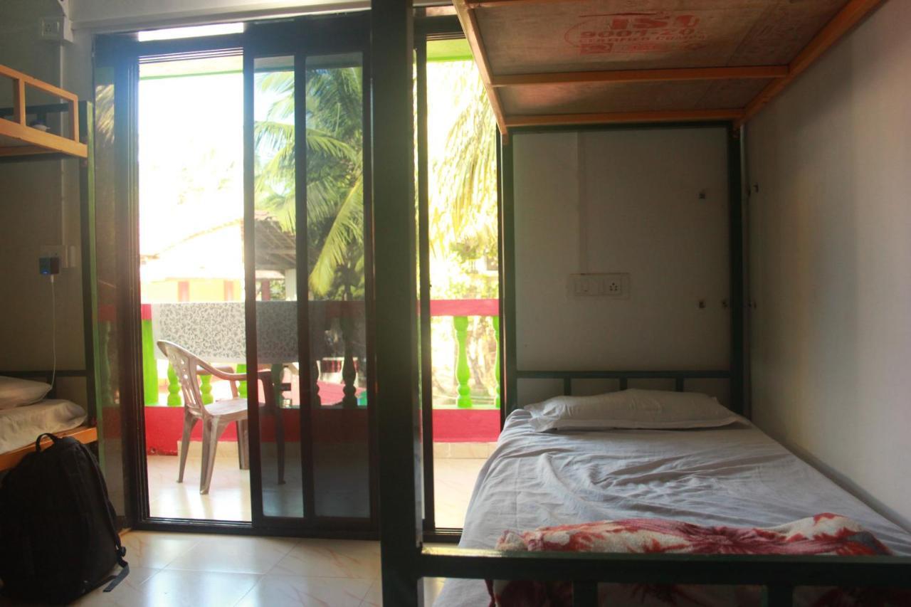 Rasta Mansion Beach Hostel And Rooms 아람볼 외부 사진