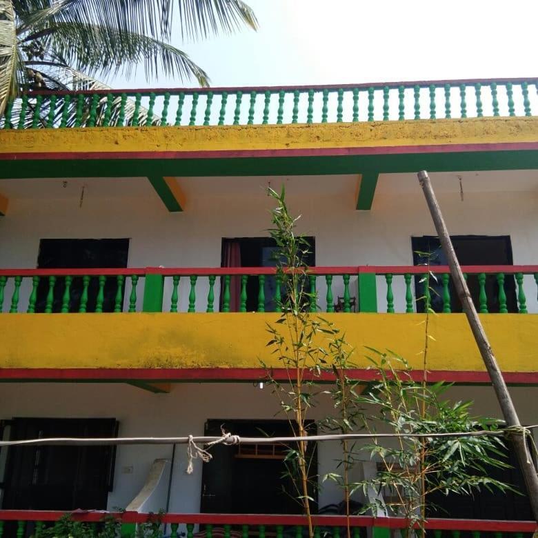 Rasta Mansion Beach Hostel And Rooms 아람볼 외부 사진