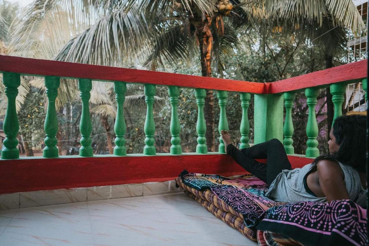 Rasta Mansion Beach Hostel And Rooms 아람볼 외부 사진