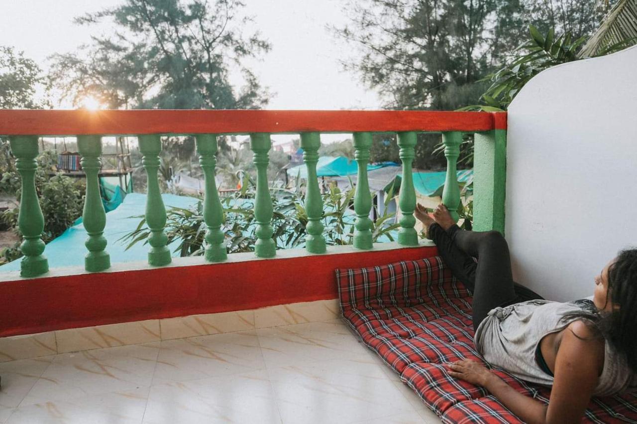 Rasta Mansion Beach Hostel And Rooms 아람볼 외부 사진