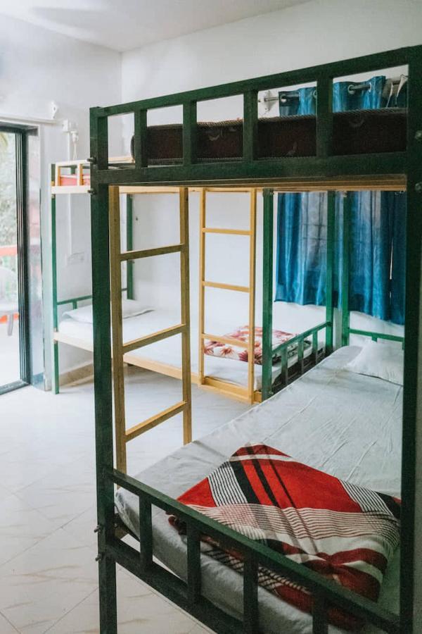 Rasta Mansion Beach Hostel And Rooms 아람볼 외부 사진